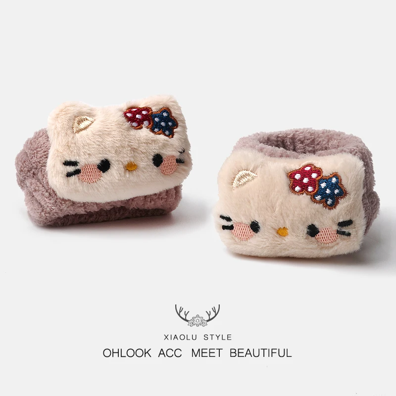 adoravel-pulseira-de-pelucia-absorvente-de-Agua-em-formato-de-gato-para-mulheres-anel-de-mao-para-outono-inverno-protetor-d