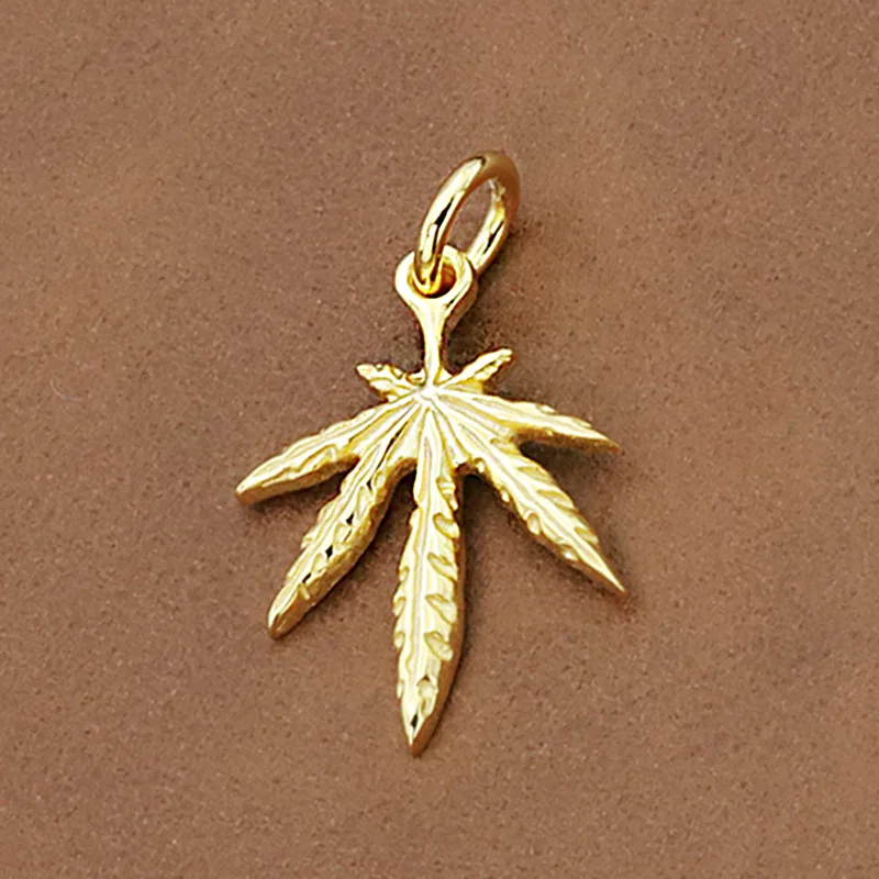 

S925 sterling silver personalized flying bird maple leaf pendant, Thai silver trend point gold leaf pendant