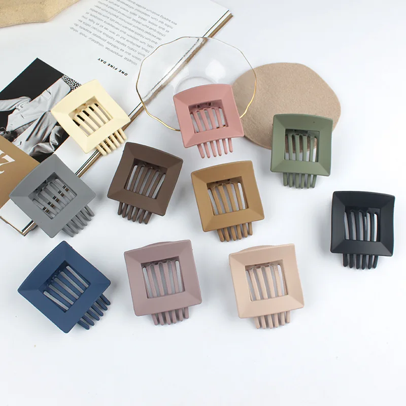 

Gentle square bangs small grip clip, exquisite and compact design, simple and versatile hair accessories clip