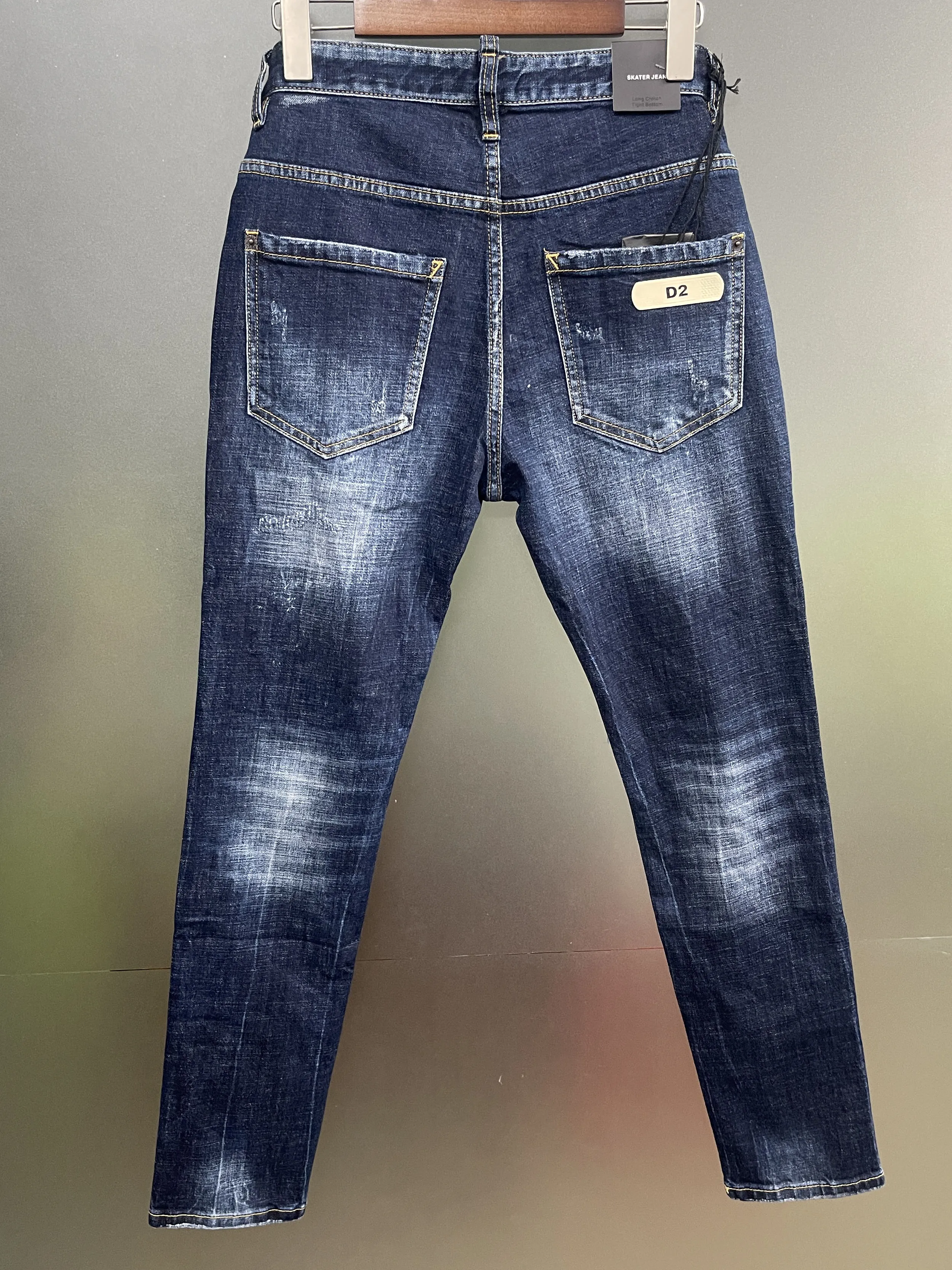 2024 Spring/Summer D2 Jeans Men's Wear Hole Patch Paint Three Dimensional Cutting Graffiti Print Small Feet Blue