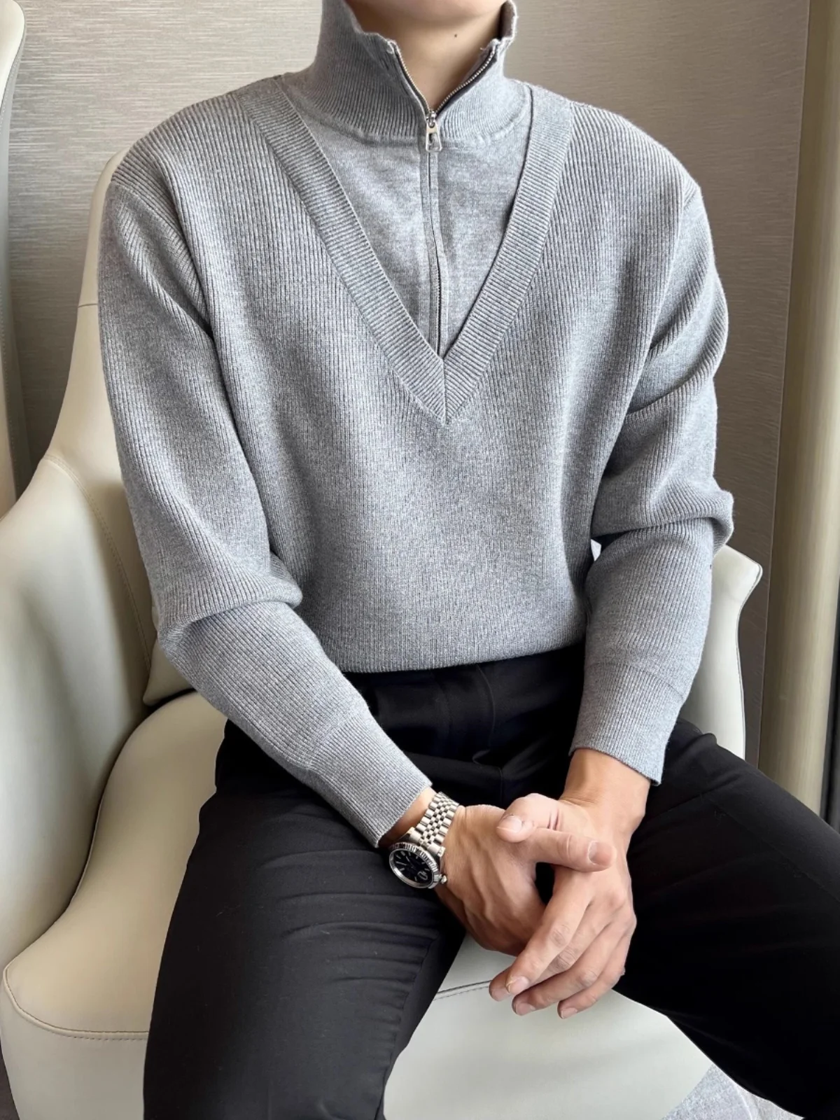 

Мужской повседневный вязаный свитер на молнии с V-образным вырезом, однотонный, с эффектом двухслойности, длинный рукав, модный городской стиль, осень-зима