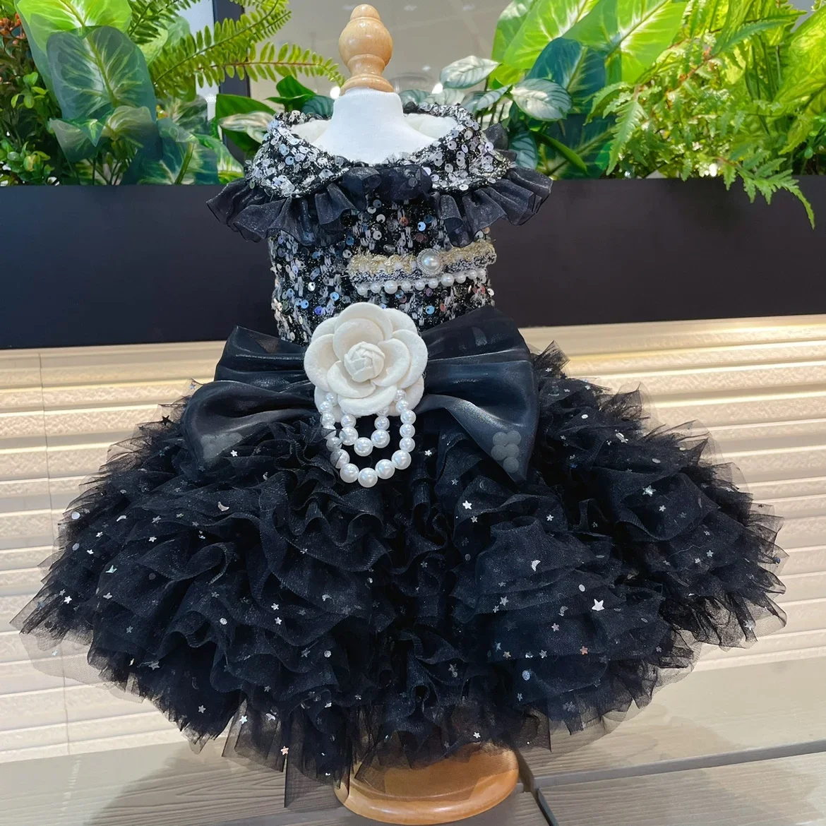 Luxury Black Princess Dress For Small Medium Dogs Winter Warm Pet Dog Clothes Fashion Vintage Sequin Pearl Puppy Dog\'s Clothing