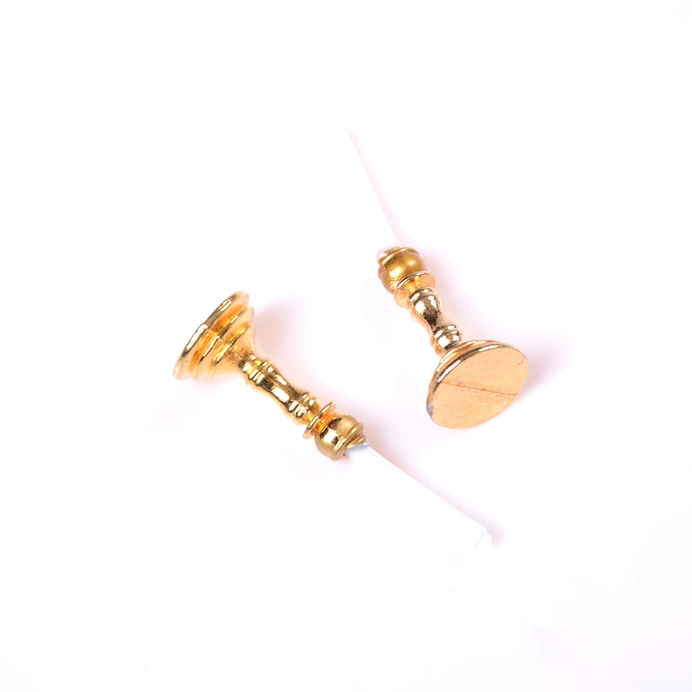 1 paio di candelieri in miniatura per casa delle bambole in scala 1:12, candele bianche