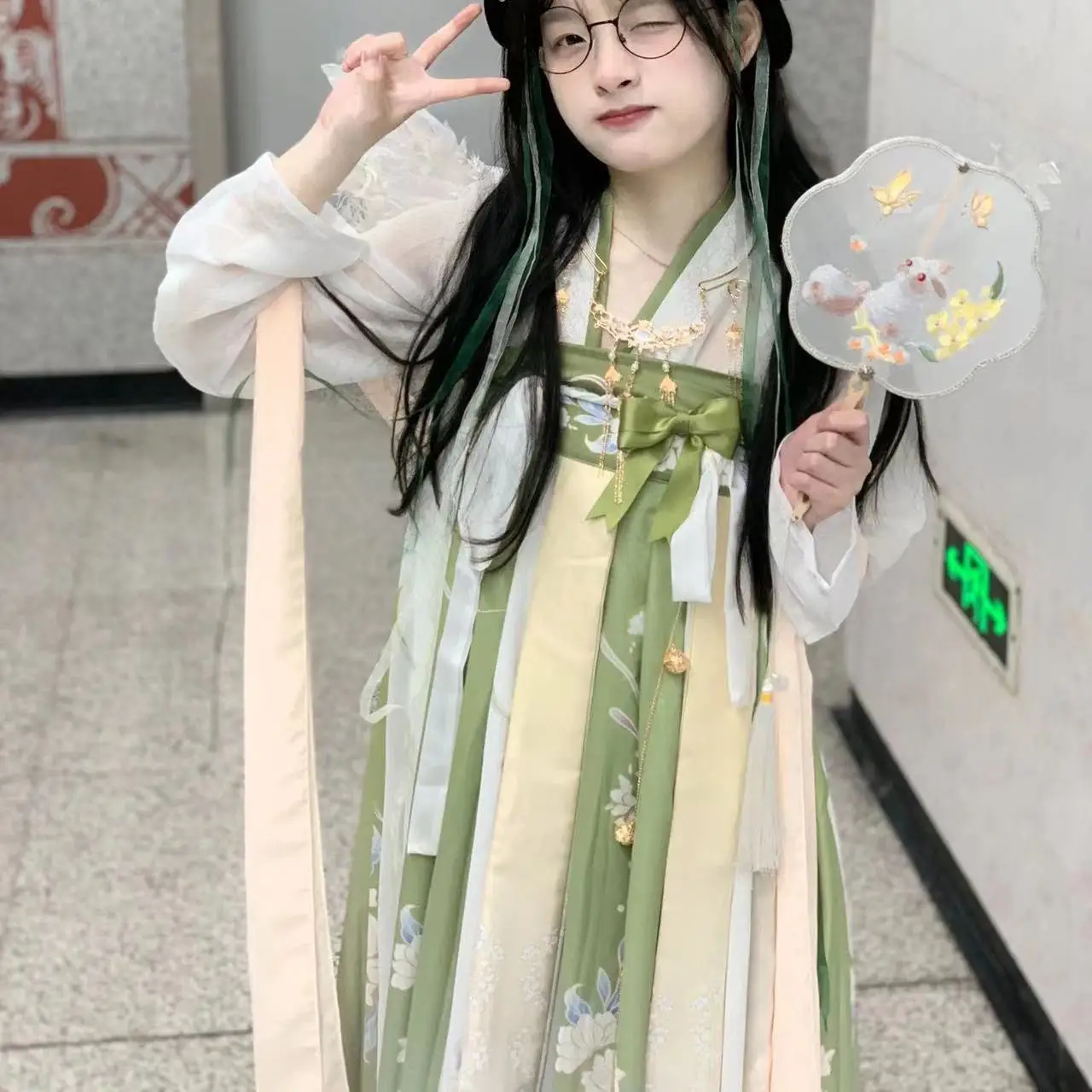 전통 Hanfu 여성 당나라 Hanfu【Sijin】-꽃무늬가 있는 저렴한 Qixiong Ruqun 드레스(정통 중국 스타일)