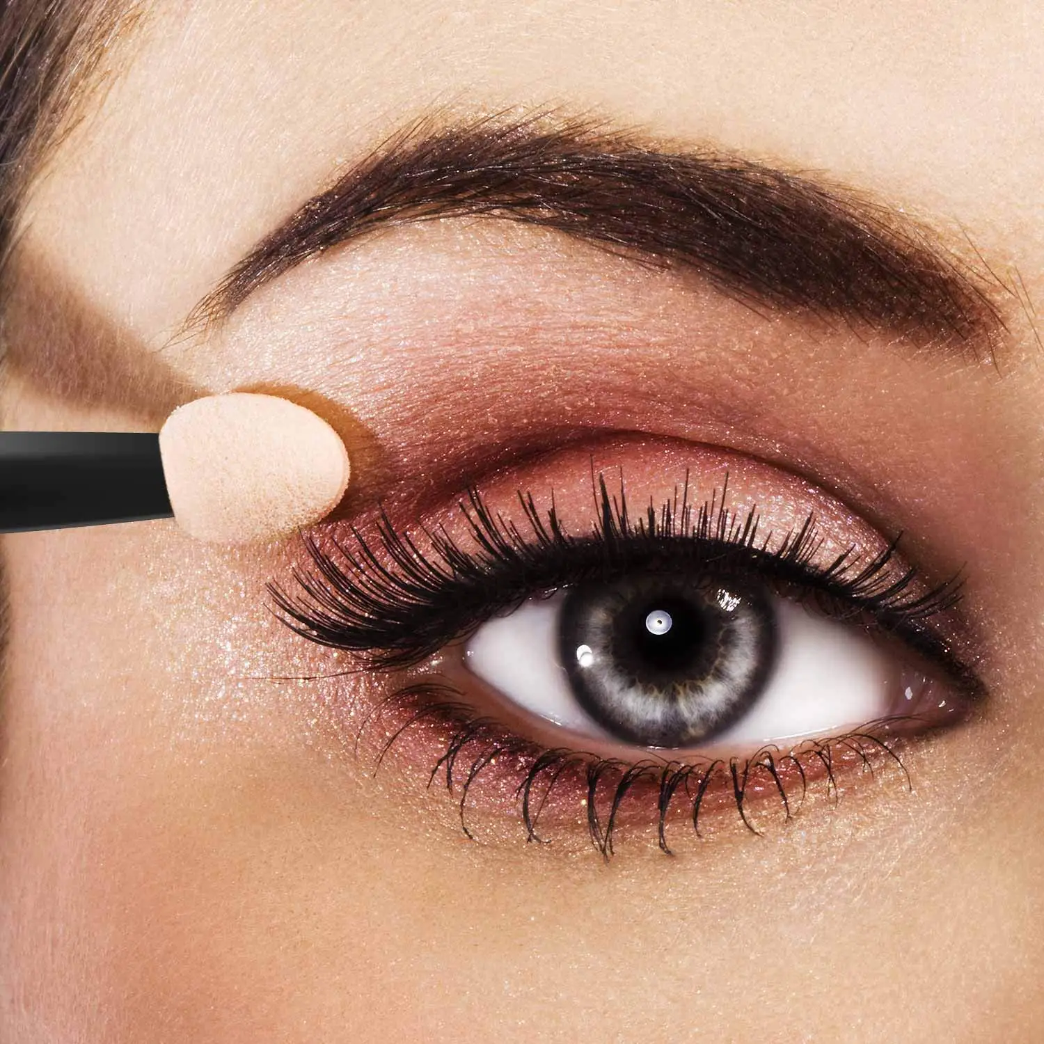 50PCS Disposable Dual Sides Eye Shadow Sponge Applicators with Container, Length Eyeshadow Brushes Makeup Applicator