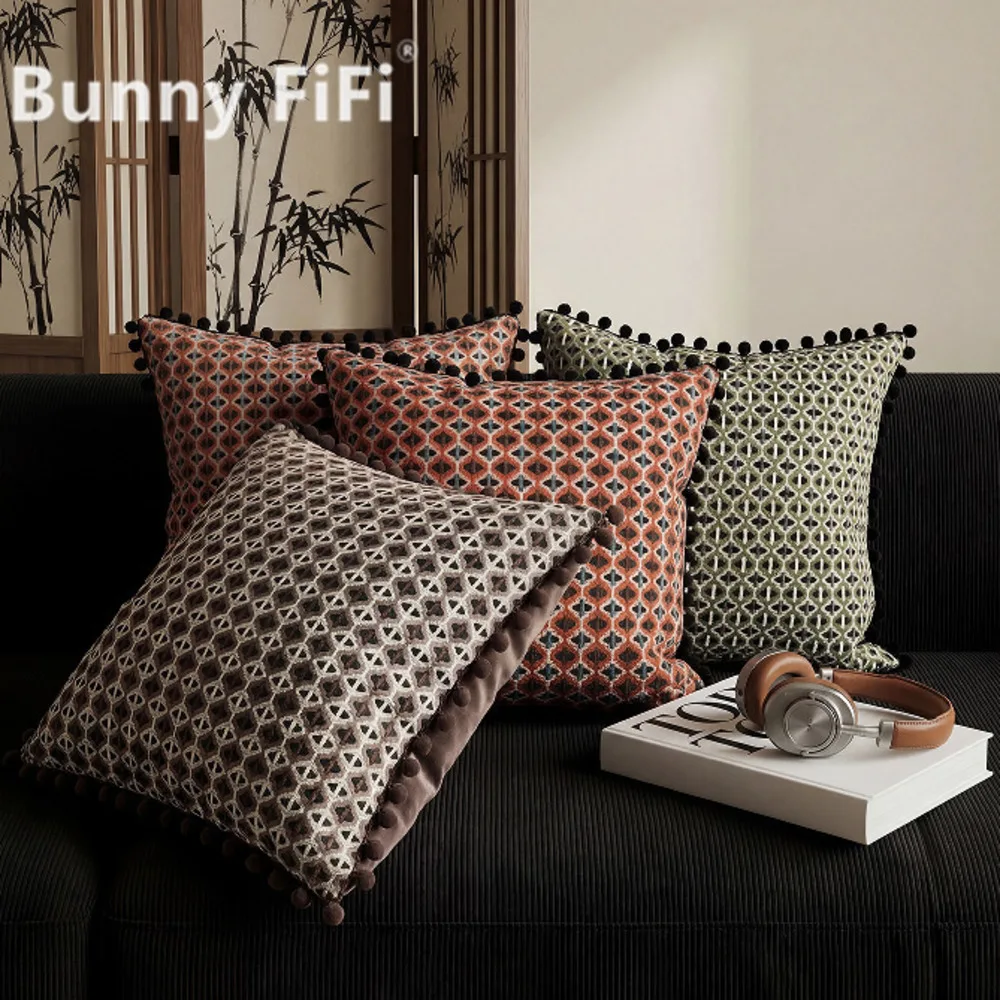 

American Style Luxury Cushion Covers Chenille Jacquard Embroidered Pom Pom Decorative Throw Pillow Cases For Sofa Bed Home Decor