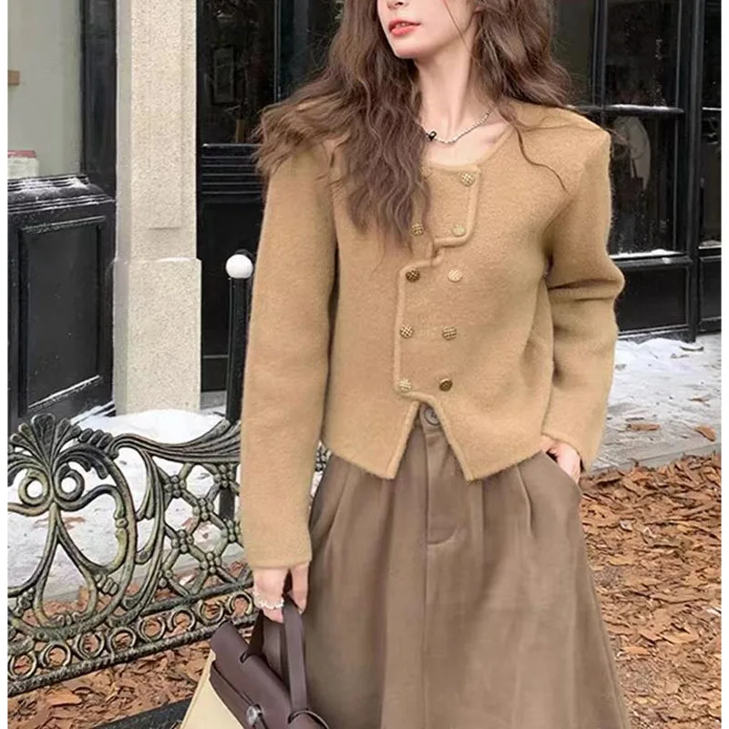 2023 neue Herbst-und Winter mode Short Style kleiner duftender Pullover Zweireiher Strickjacke Temperament Pendler mantel