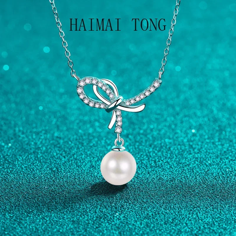 

HAIMAITONG PT950 platinum moissanite pearl necklace with a butterfly-shaped pendant hanging from the collarbone chain