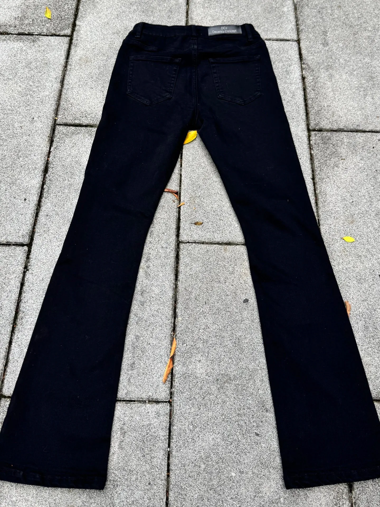 Versatile Cleanfit Heavyweight Washed Black Jeans Men's Micro Flared Pants High Waist Loose Fit Denim Jeans Spring Season