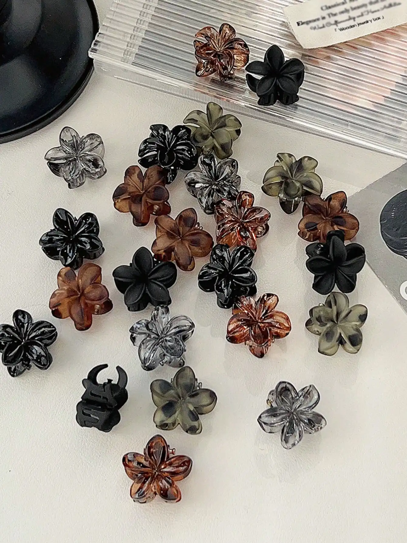 

20pcs Mini Flower Hair Clips Tortoiseshell Hair Claw Clips For Women Beach Vacation Accessories