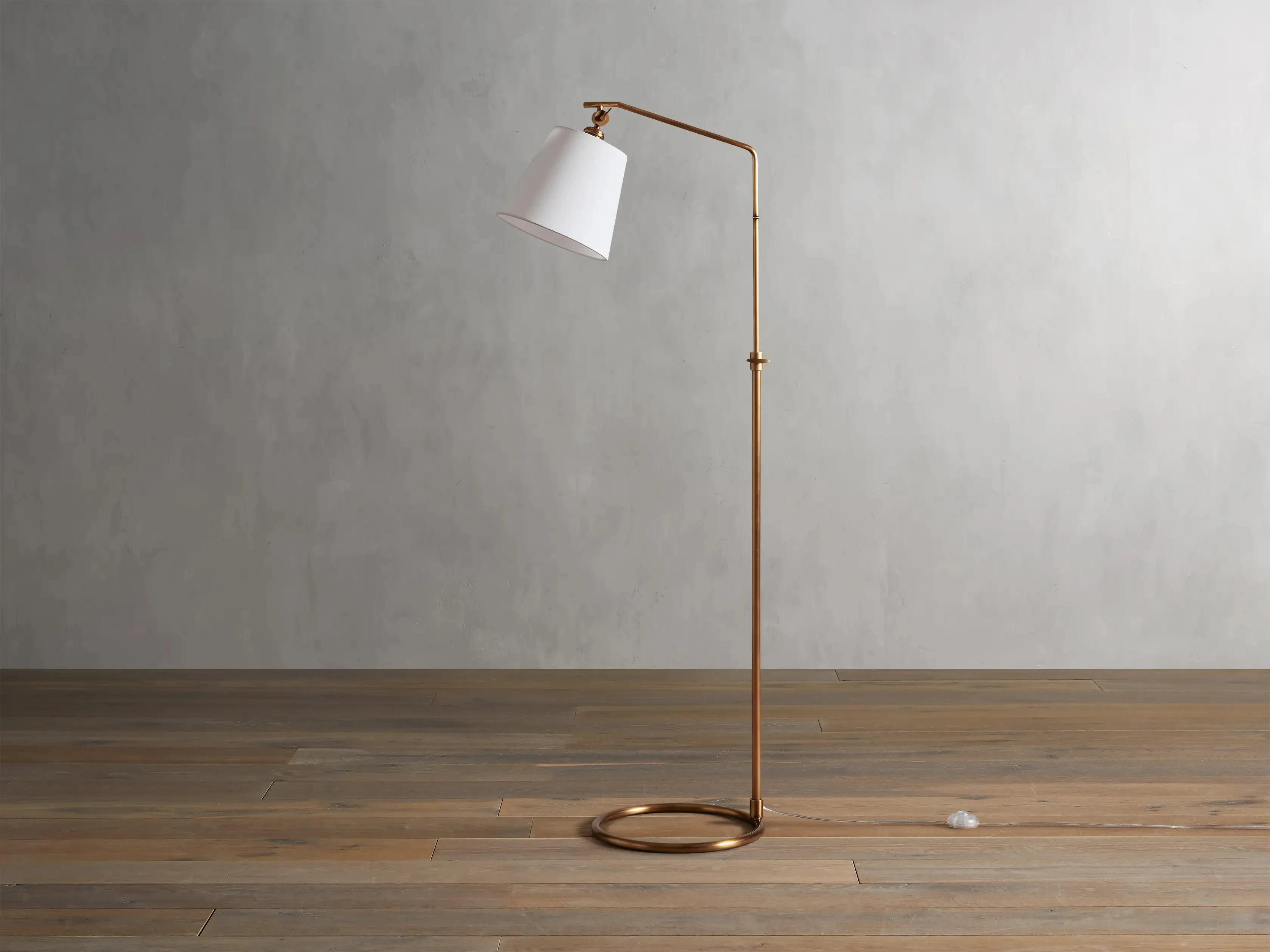 Brass Floor Lamp with Contrasting Linen Shades, Sofa Living Room American Floor Lighting Modern Brass-finished Steel Floor Light