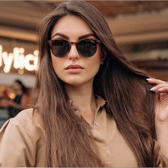 Vintage Fashion Round Sunglasses Women Men 2024 Brand Design Retro Rivet Yellow Blue Lens Square Sun Glasses Male Female Goggles