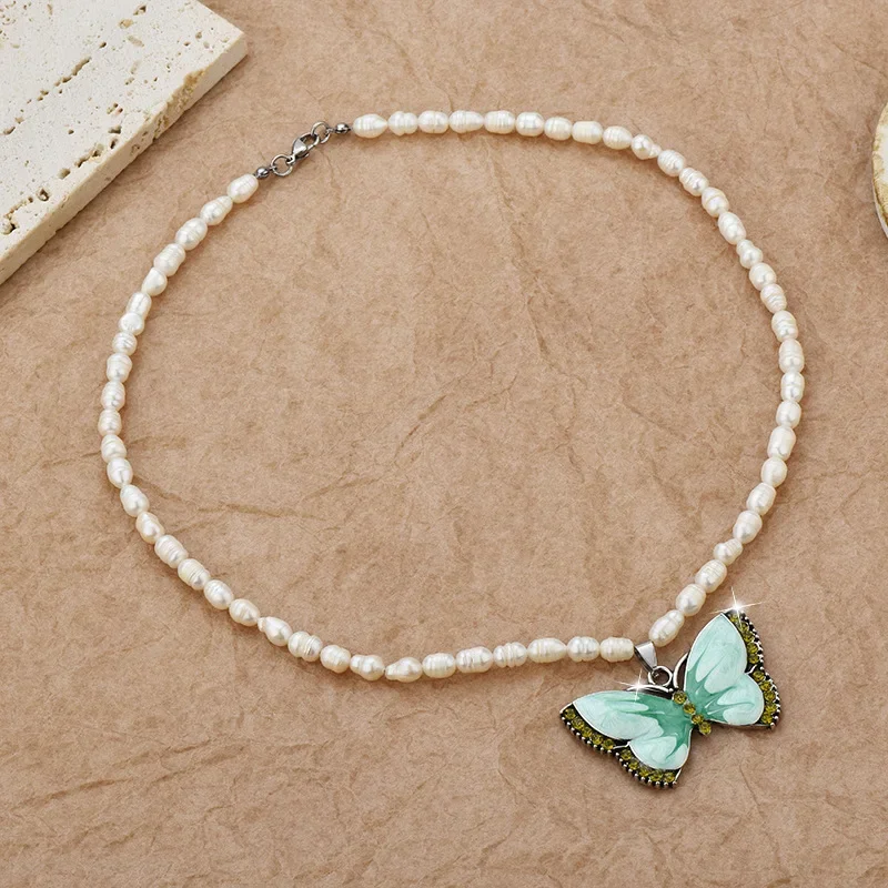 2025 Green Vintage Butterfly Necklace Alien Irregular Pearl Clavicle Chain