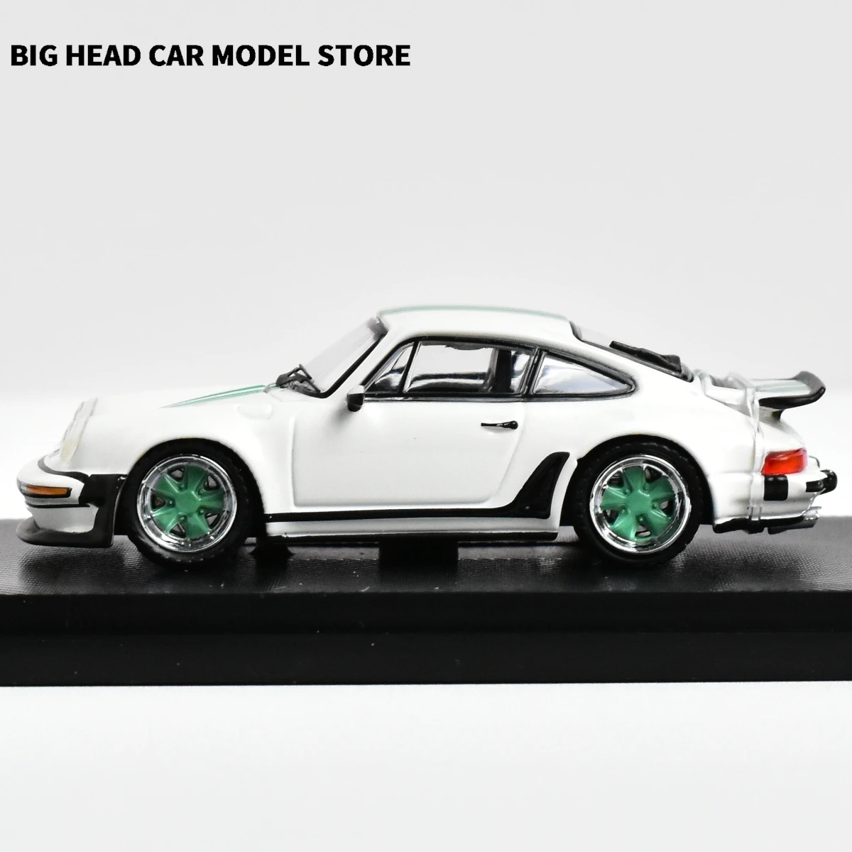 

HF Hobby Fans 1:64 Взрослые хобби-певец 930, литая под давлением модель автомобиля