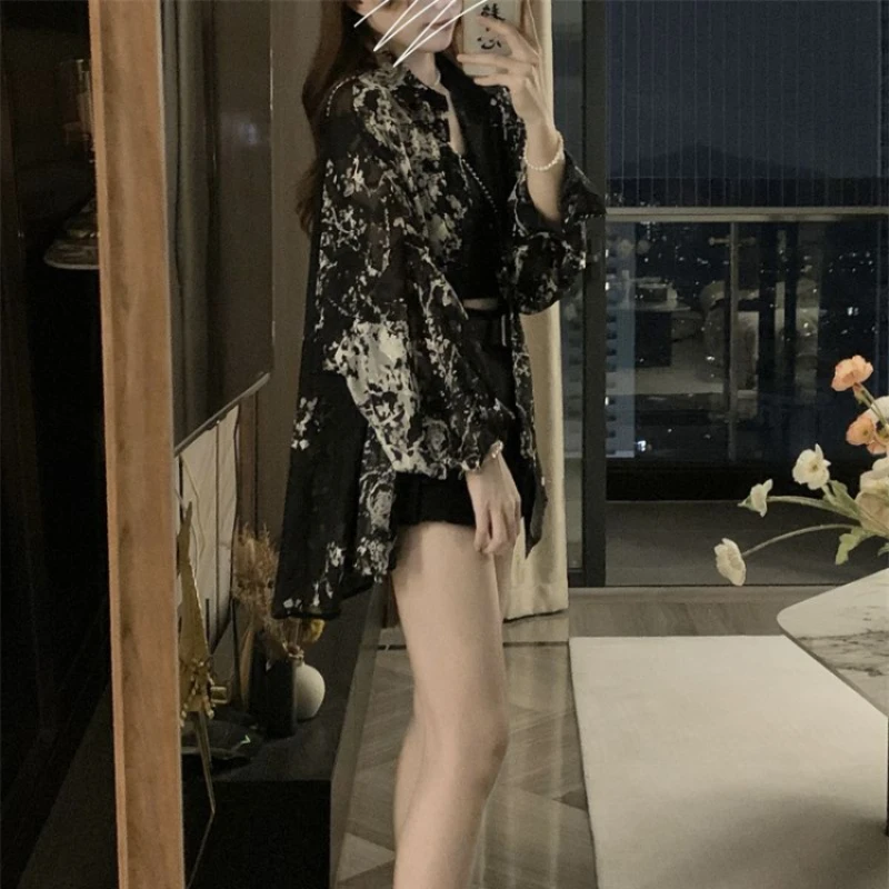 2025 Langarm Shirts Frauen Lose Tie Dye Gothic Streetwear Casual Tops Frau Blusen Vintage-Mode-Design Shirts Weibliche