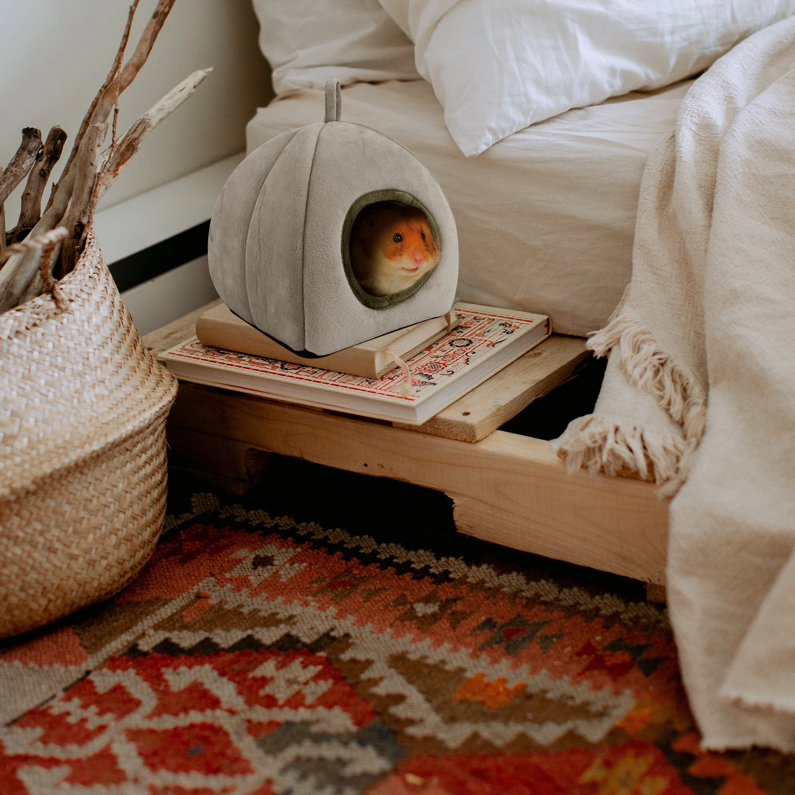 

Hamster Winter Sleeping Nest Small Soft Warm Deep Sleep Bed Pet House Cozy Nest for Small Pets Hamster Sleep Bed