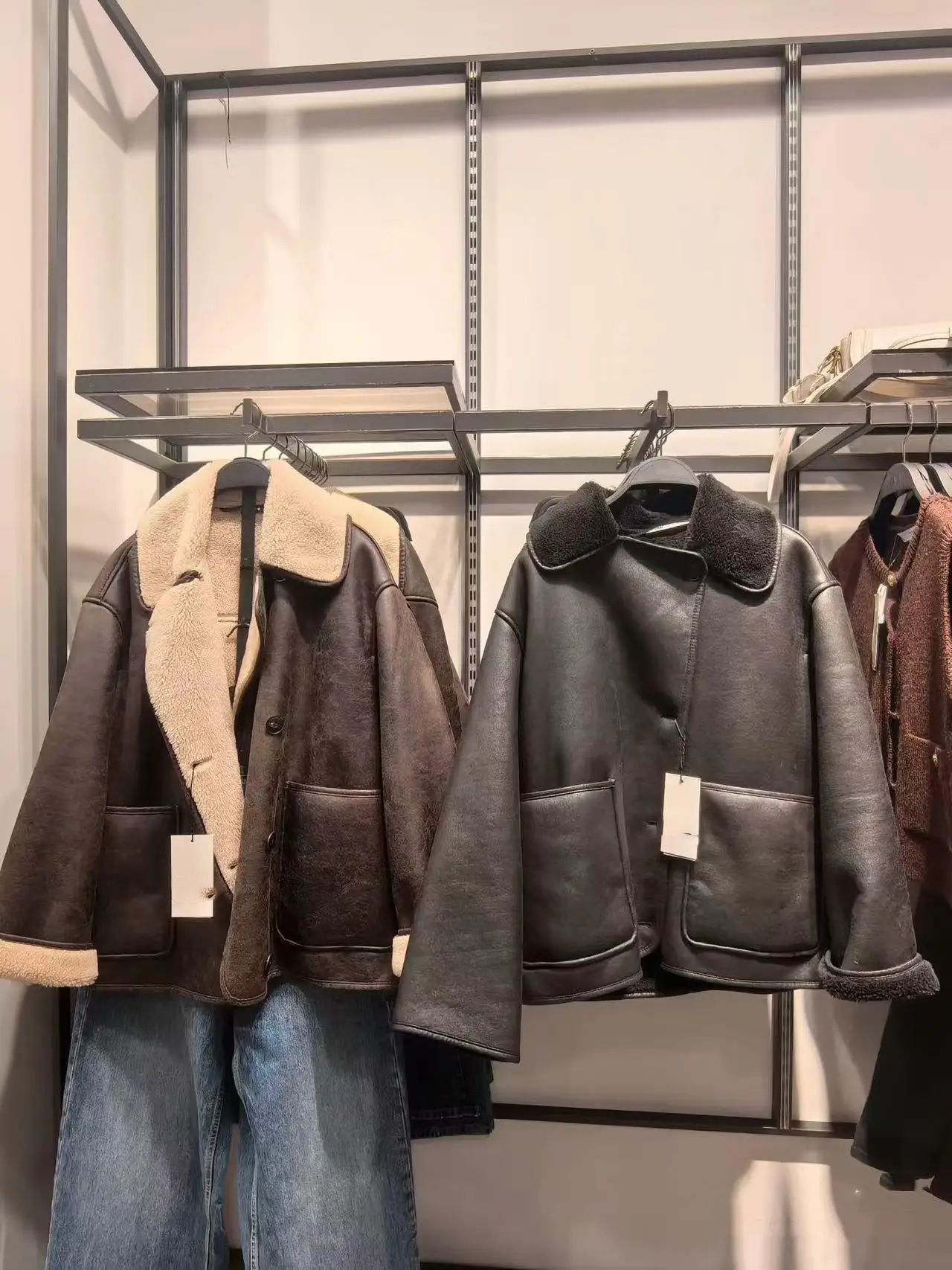 

Autumn Winter New Arrival Women's Double-Sided Collar Long Sve Leather Fur Inteated Loose Fit Jaet Outerwear