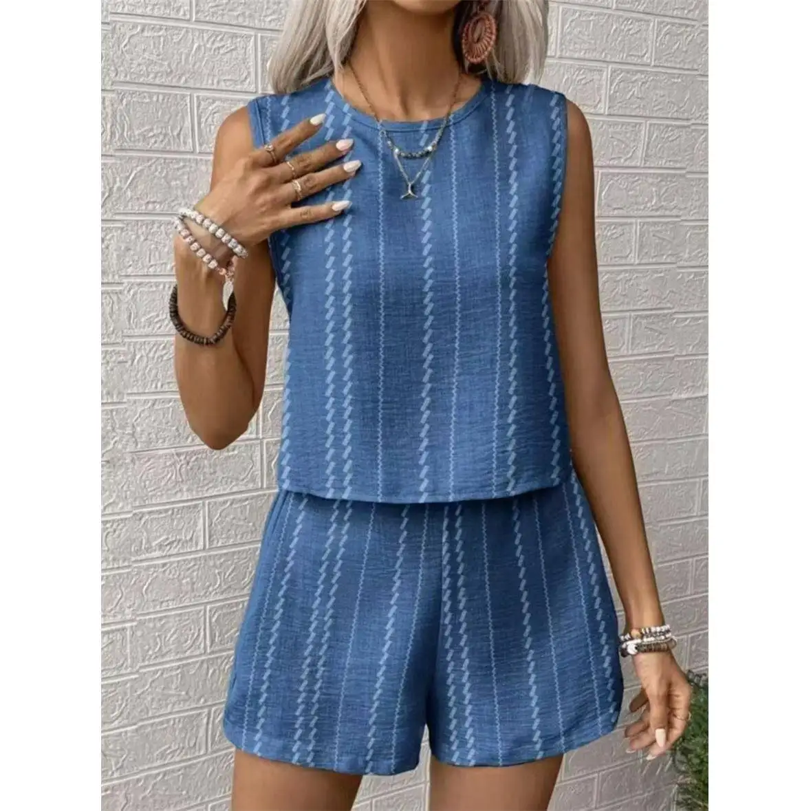 

Summer Faion Women's round Ne Svel Top And ort Pants Casual Two-Piece Set Polyester Fiber Straight Cut Sle