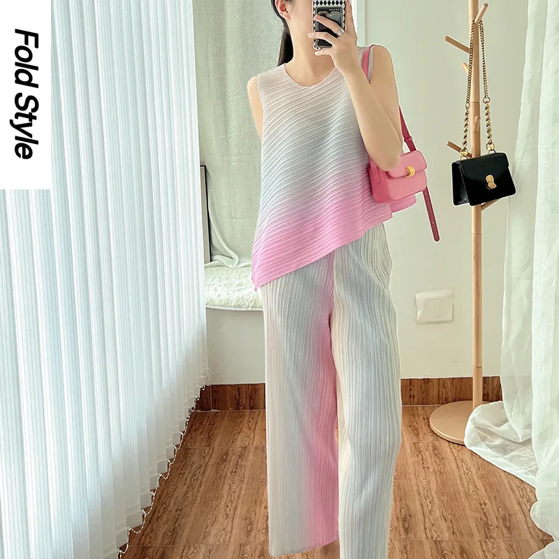 

Miyake Folded Gradient Color Set for Women's Fashion Wholesale High end Women's Summer New Top Straight Trouser Two piece Set