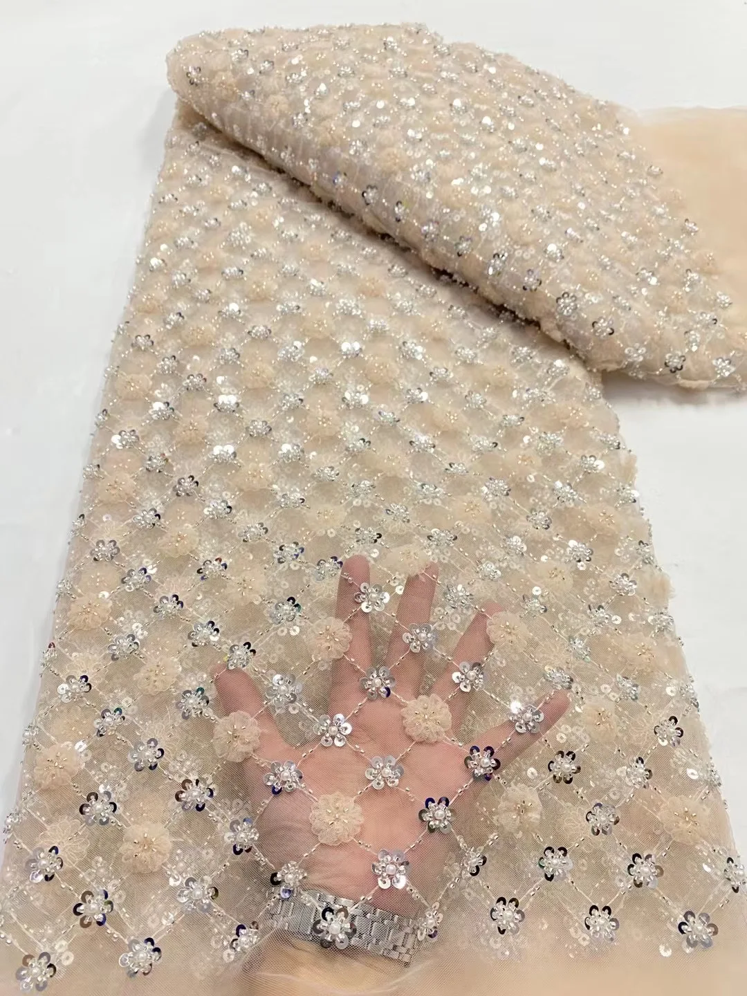 

Luxury Beaded Lace Fabric French Tulle Lace Fabrics for Bridal Material Newest Handmade Beads African Lace for Wedding HD5886