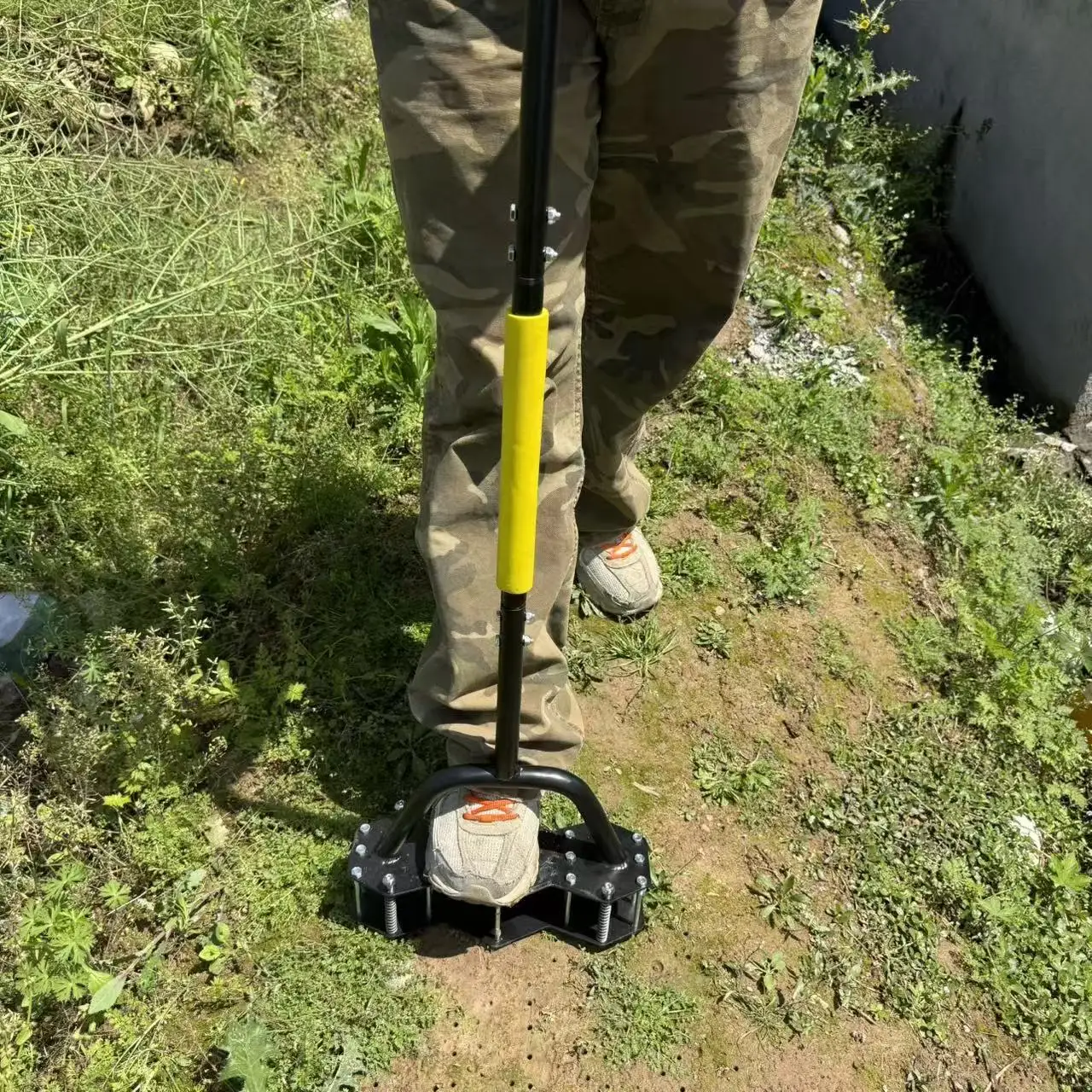 Lawn Cutting Tools Manual Turner Orchard Aerator Garden Labor-saving Soil Punch Gardening Tools