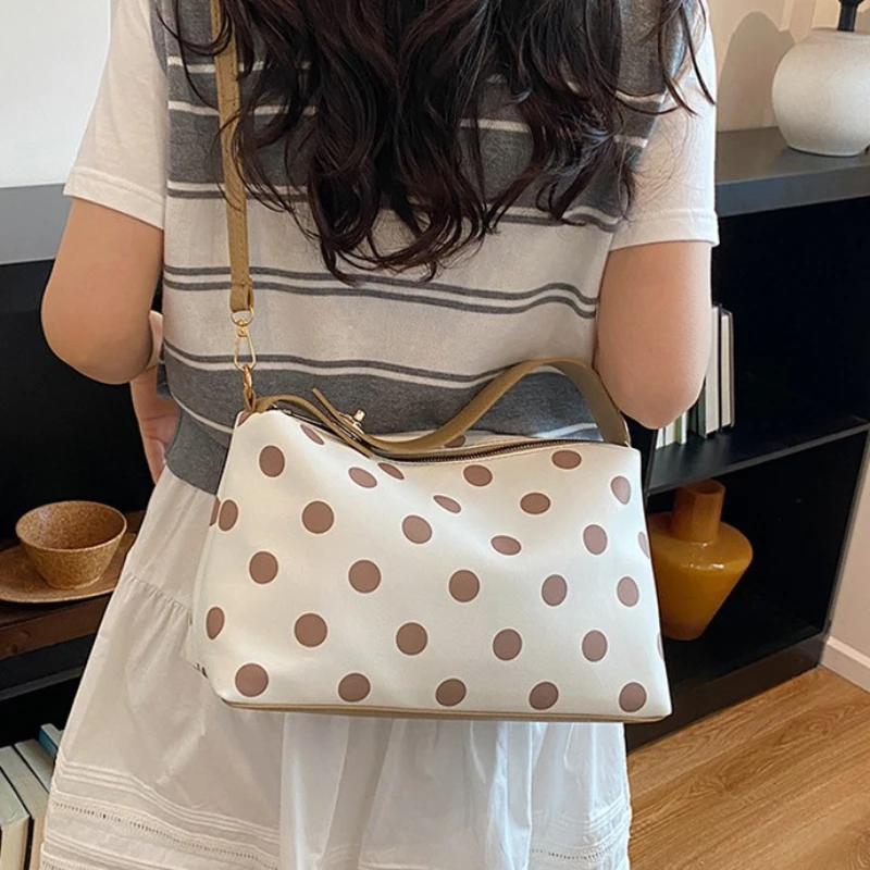 Koreanische Umhängetasche mit Polka Dots, leichte Damen-Umhängetasche, vielseitige, lässige Colorblock-Handtasche für den Arbeitsweg, Reißverschluss – Detail 15