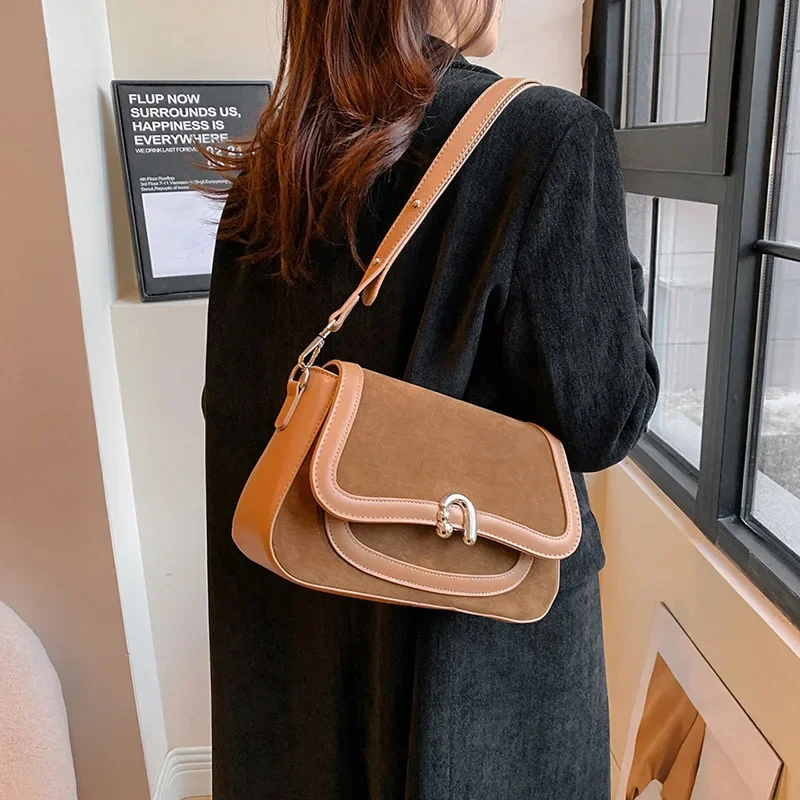 

2025 Brand New! Bags with a Sense of Simplicity and Texture – Fashionable Velvet Crossbody Bag, Ideal for Commuting