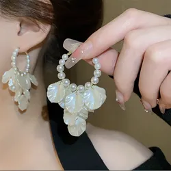 Luxury French Style Retro Imitation Pearl Flower Tassel Earrings High-end Design Trendy Earring Jewelry party Gift Wholesale