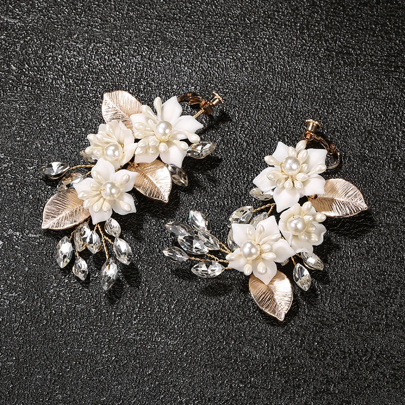 Ceramic Flower Rhinestone Clip On Earrings for Women Accessories Luxury Fashion Bridal Drop Earring Party Jewelry Prom Gift