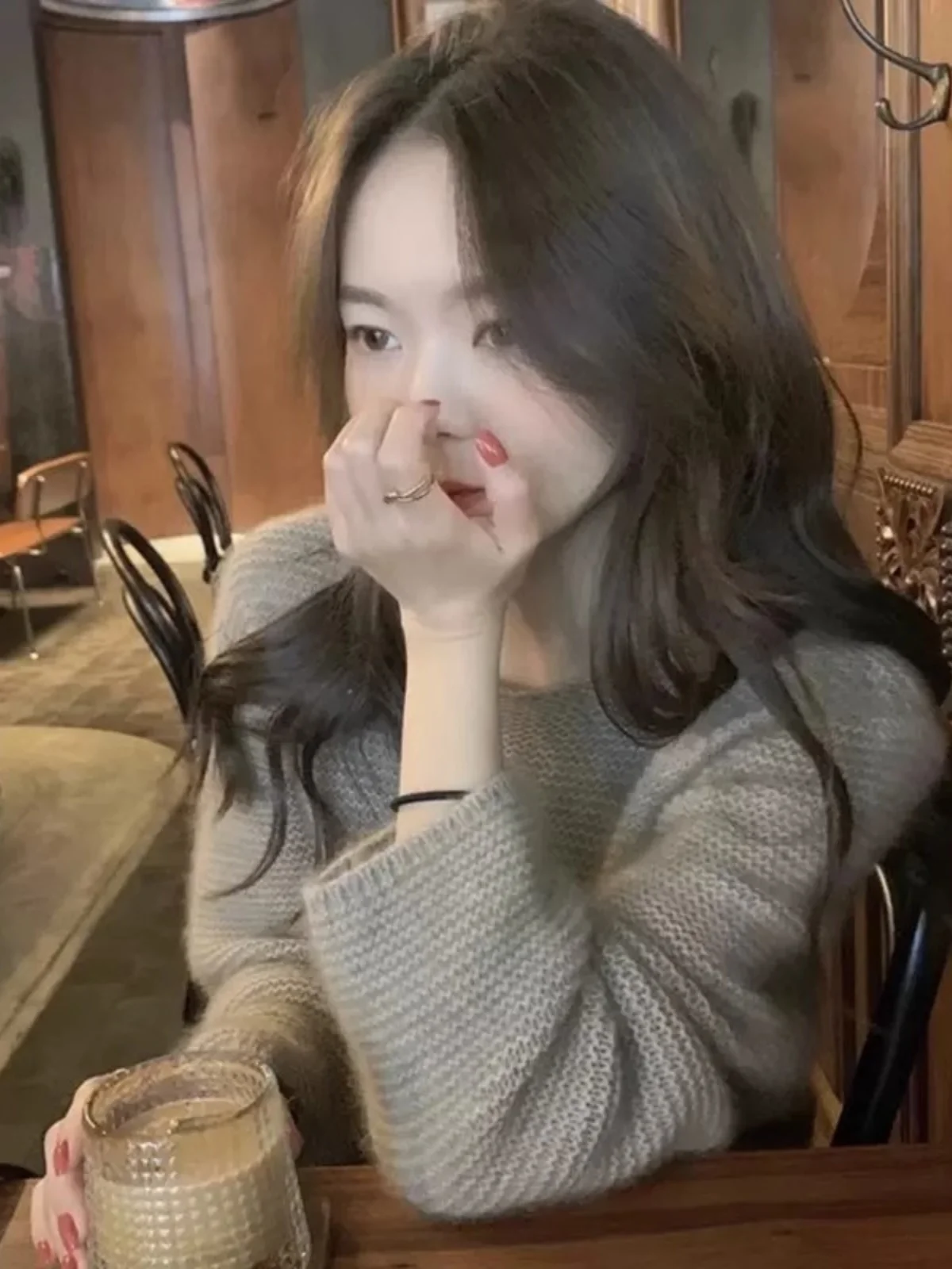 

Свободный свитер для ленивого ветра, женский осенне-зимний кашемировый однотонный свитер в стиле ретро с круглым вырезом, женский топ