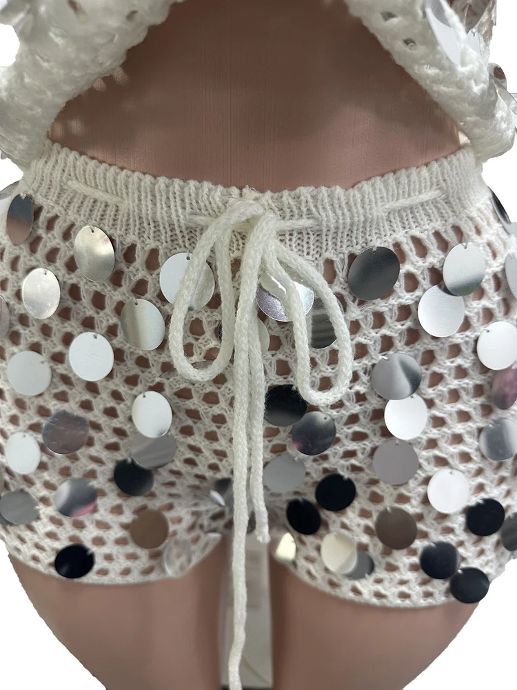 Gehäkeltes Pailletten-Strick-Strand-Set für Damen, 2-teilig, sexy rückenfreies Neckholder-Top mit V-Ausschnitt und passende Shorts, Urlaubsoutfit – Detail 11
