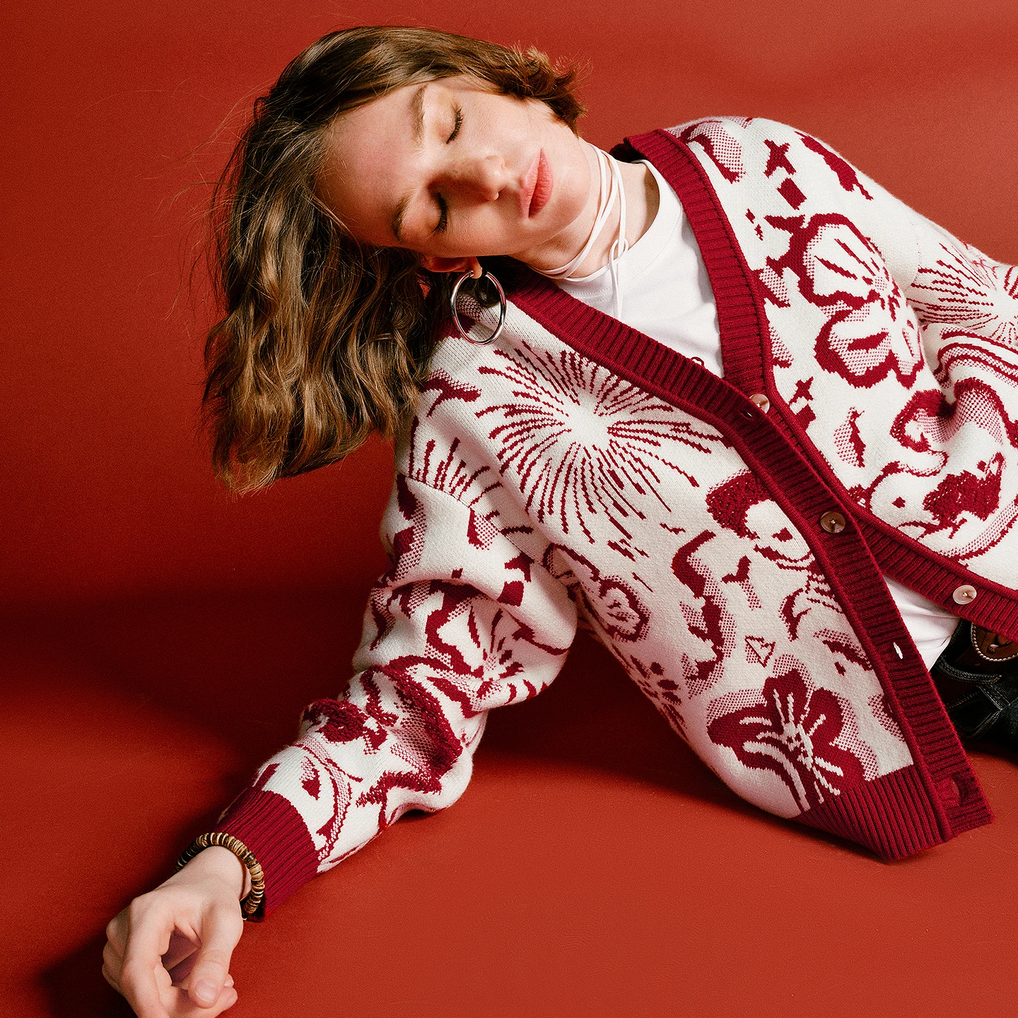 TOYOUTH Women "Mengzhu Daji" New Year Collaborative Sweater 2025 Winter New Crew Neck Loose Pegasus Totem Knitted Top