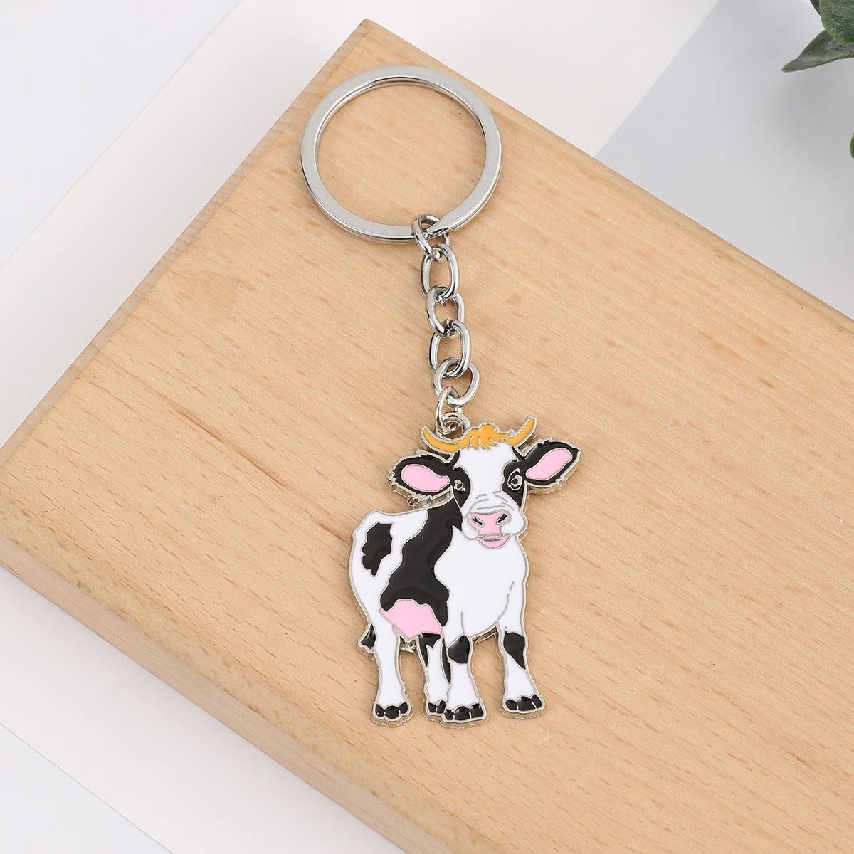 1PCS Alloy metal Cute Animal Keychain for Women Enamel Cow Key Chain Bag Pendant Holder Gift car keyring Fashion Jewelry Accesso