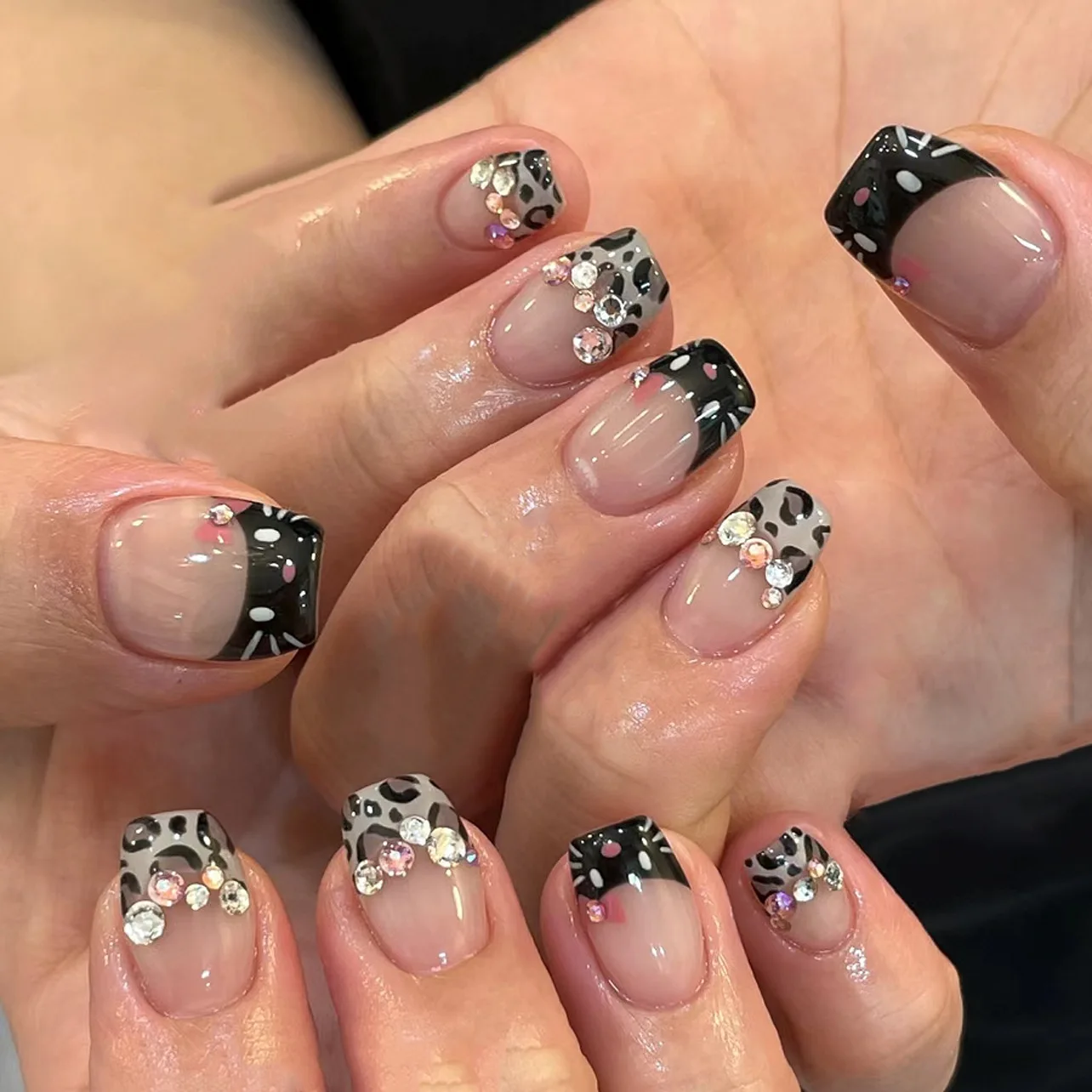 

24PCS French Leopard Print Diamond Stickers Sweet Cool and Spicy Girl Nail Art Patches Cat Pattern Trapezoidal Wearable Armor