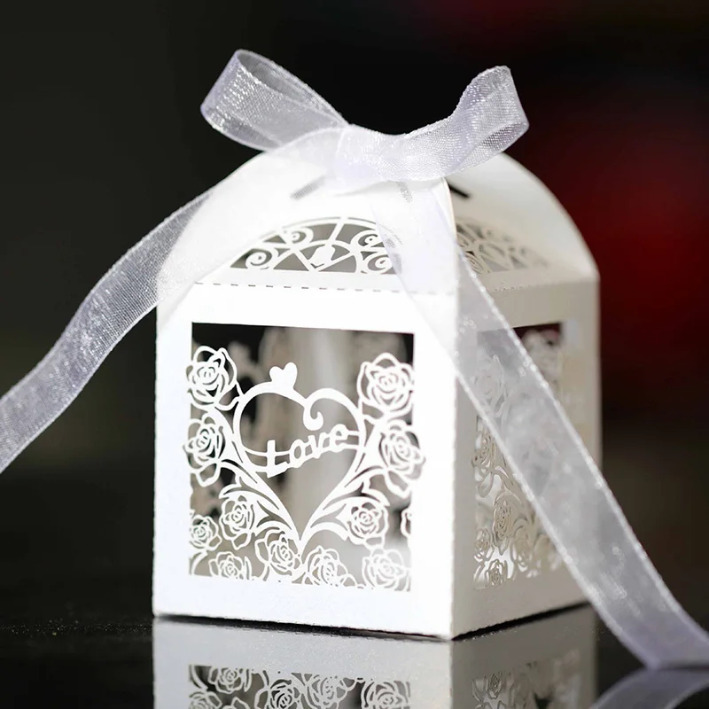 50Pcs Laser Hollow Love Thank You Candy Box Wedding Lace Rose Carriage Favor Gift Boxes With Ribbon Engagement Party Decoration