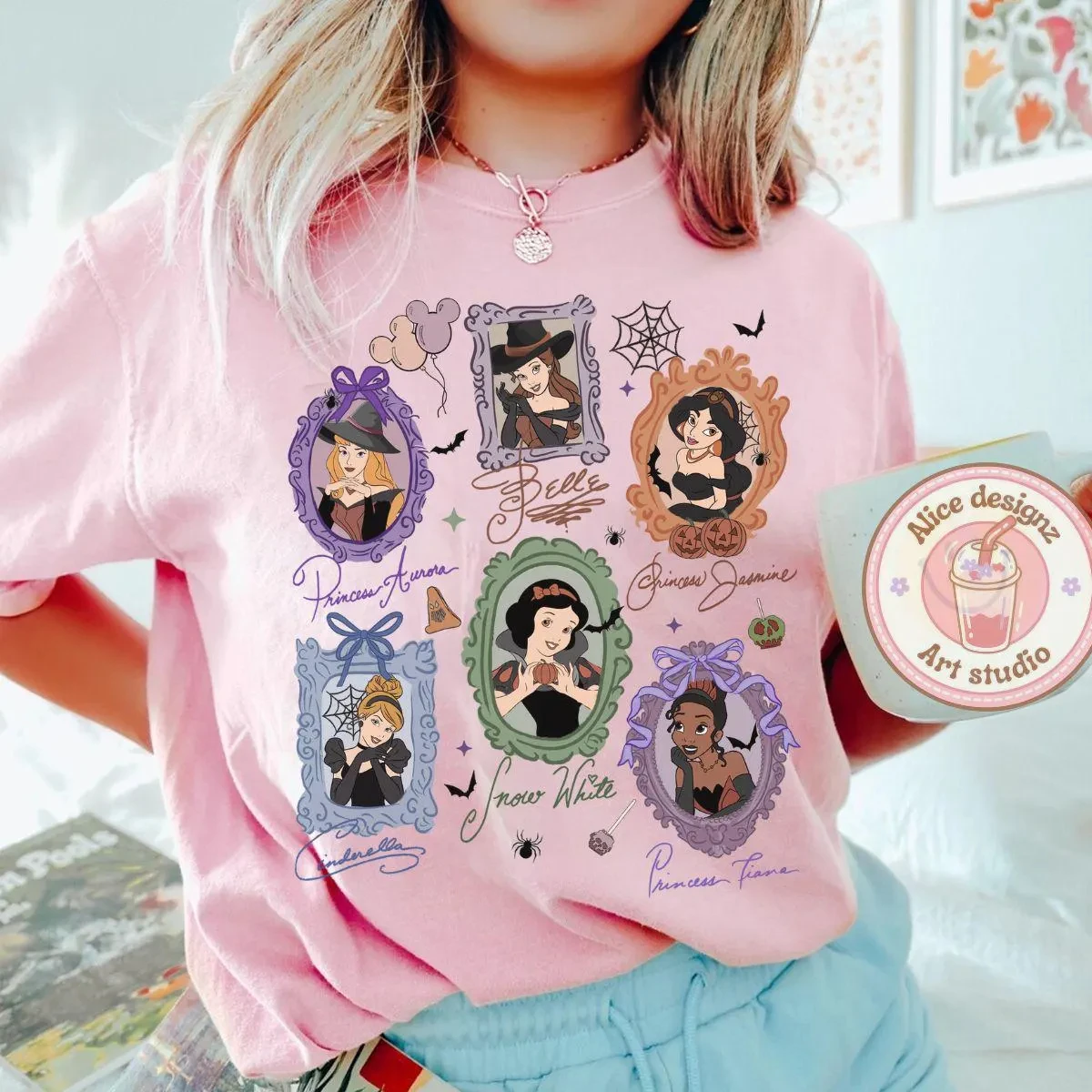 تي شيرت ريترو لأميرات ديزني للهالوين، بما في ذلك أزياء حسناء و سندريلا وأرييل وعائلية الهالوين العالمية من ديزني