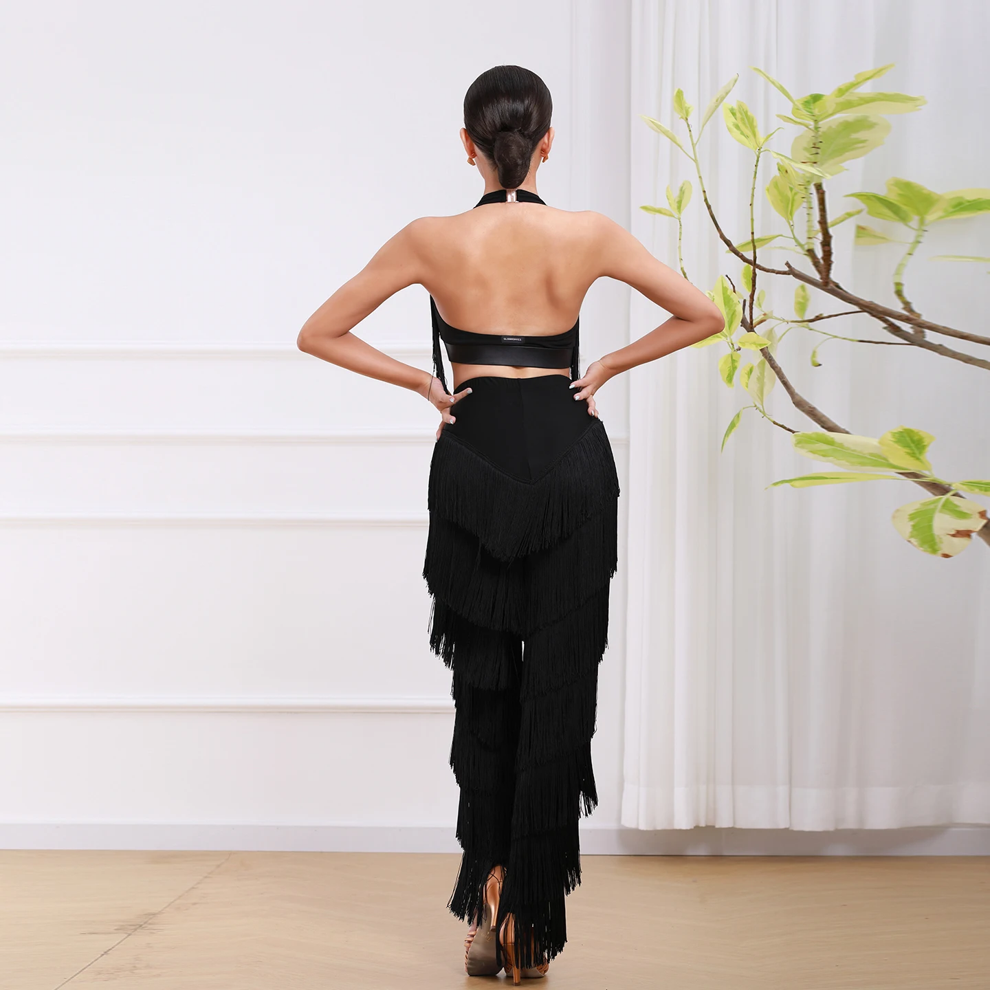 2025 Nieuwe Latin Dans Kostuum Volwassen Vrouwelijke multi-layer Kwastje Top + Broek 2 stks Cha cha Tango Praktijk Kostuums Prestaties kleding