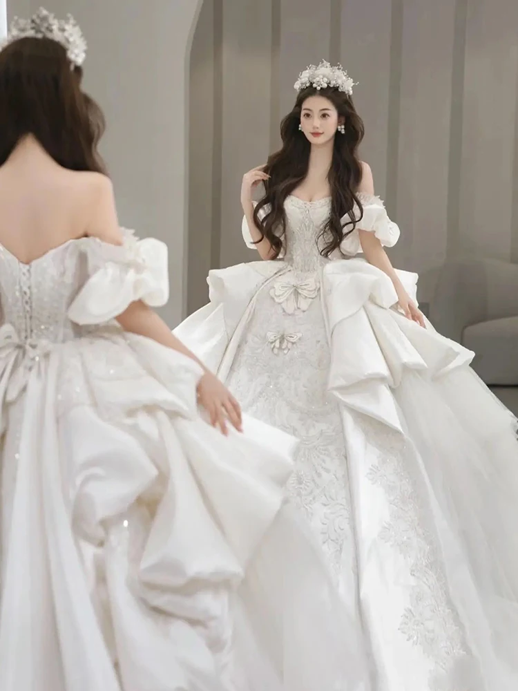 Robe de Mariée Luxueuse en Satin avec Col Bateau et Traîne de Balayage, Tenue de Princesse en Dentelle Brodée sur Mesure, Nouvelle Collection 2023