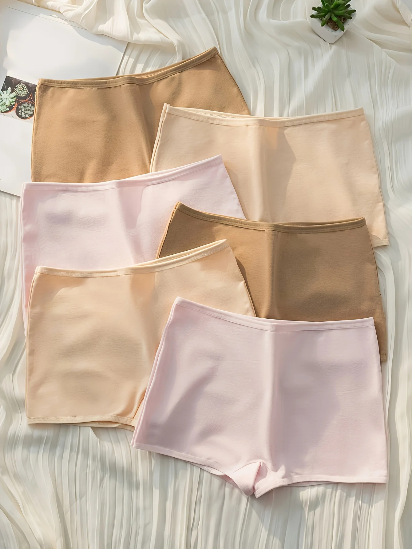 색상이 잘 보이지 않는 혼합 색상 순면 여성용 산뜻한 단색 속옷 6켤레. 여성용 팬티
