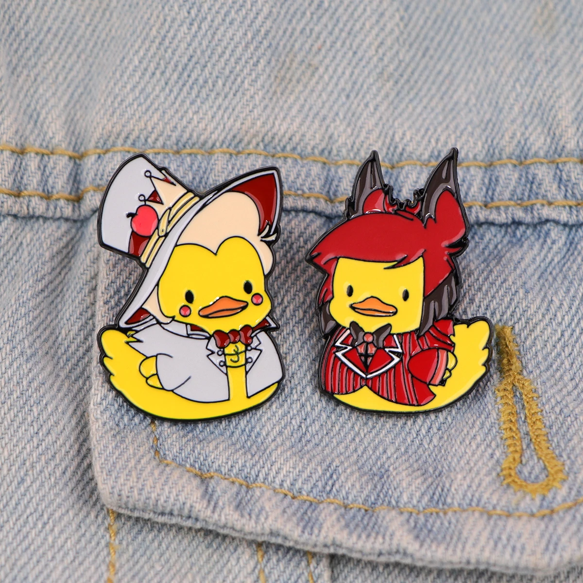 Cartoon Duck Enamel Pins Cute Brooches For Women Clothing Backpack Lapel Badges Fashion Metal Jewelry Accessories Gifts Friends