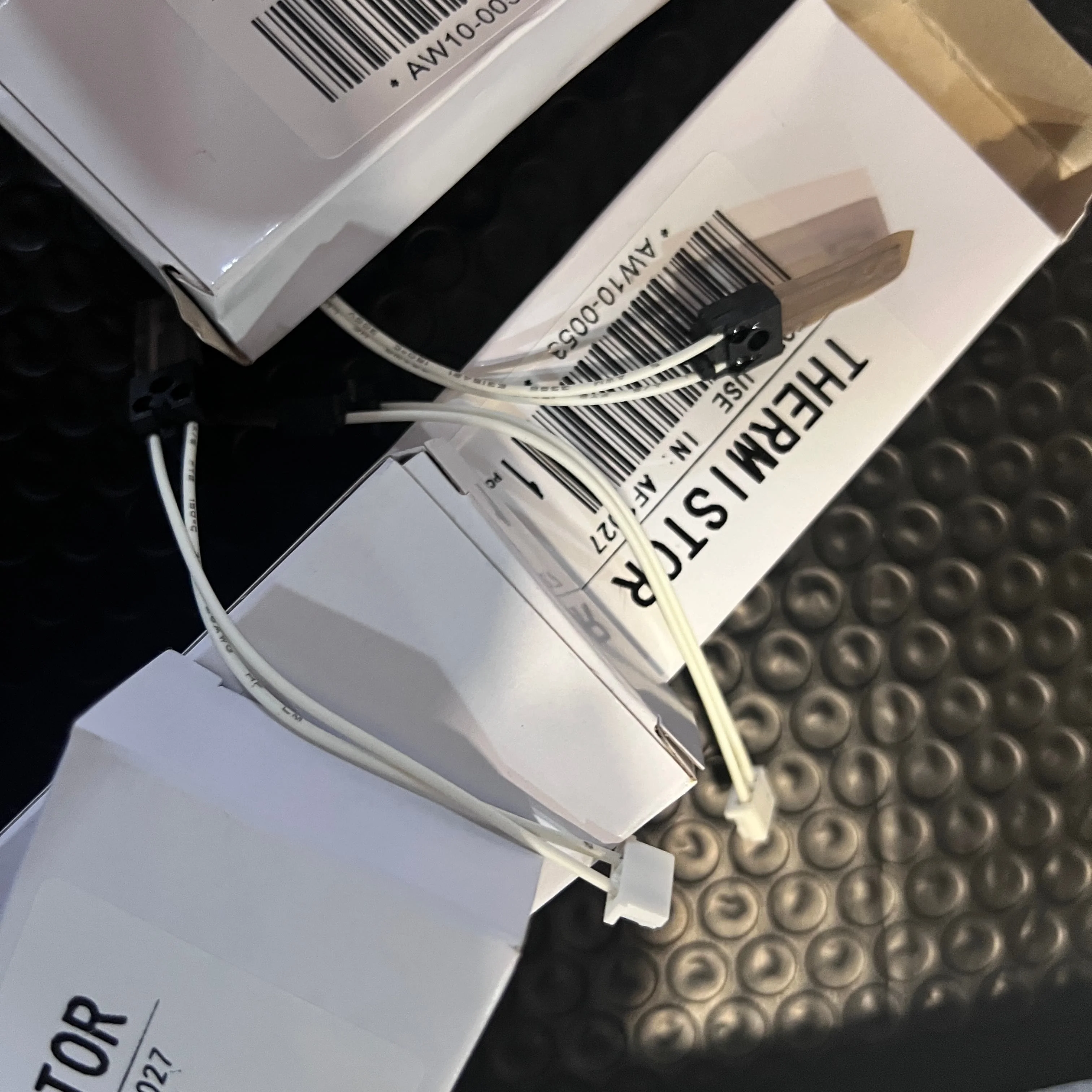 

20pcs AW10-0053 fuser Thermistor For Ricoh AF1022 AF2035 MP2550 MP2851 AF2035 AF3035 AF2045 Genuine original AW100053