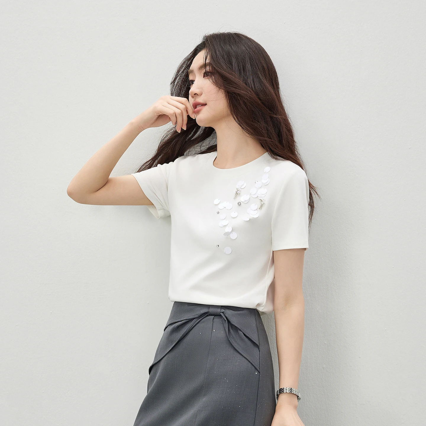 SENTUBILA Casual Cotton T-shirt for Women 2026 Summer Crew Neck Cluster Sequin Simple Straight Short Sleeve Knit Top 162TG7021S