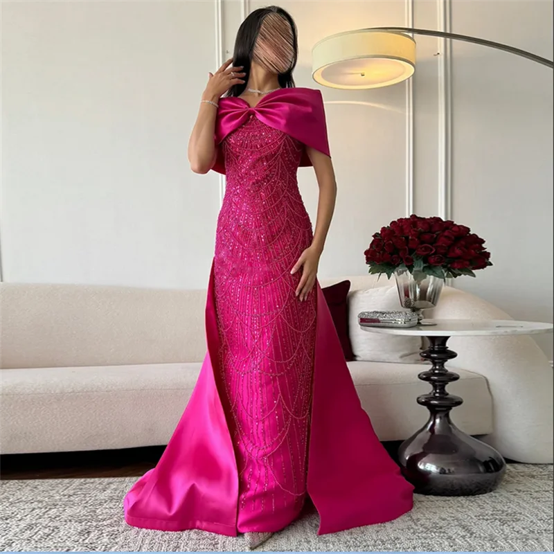 Abito da sera arabo fucsia con spalle scoperte Abito da ballo dritto con perle scintillanti personalizzato con strascico in raso Personalizza