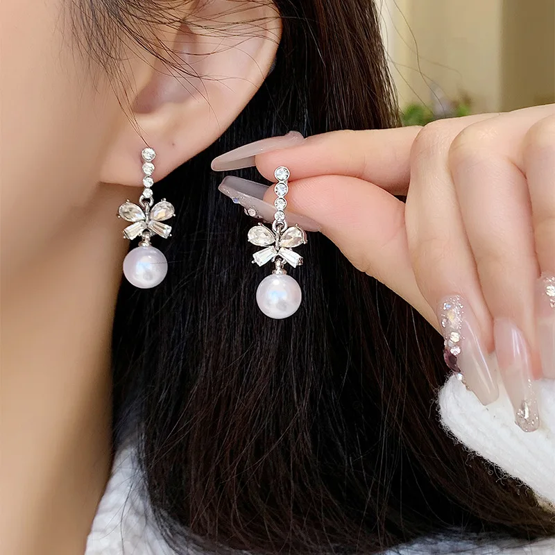 Rhinestone Butterfly Bow No Hole Ear Clips Trendy Zircon Bowknot Pearl Clip Earring Without Piercing for Women Party Wedding