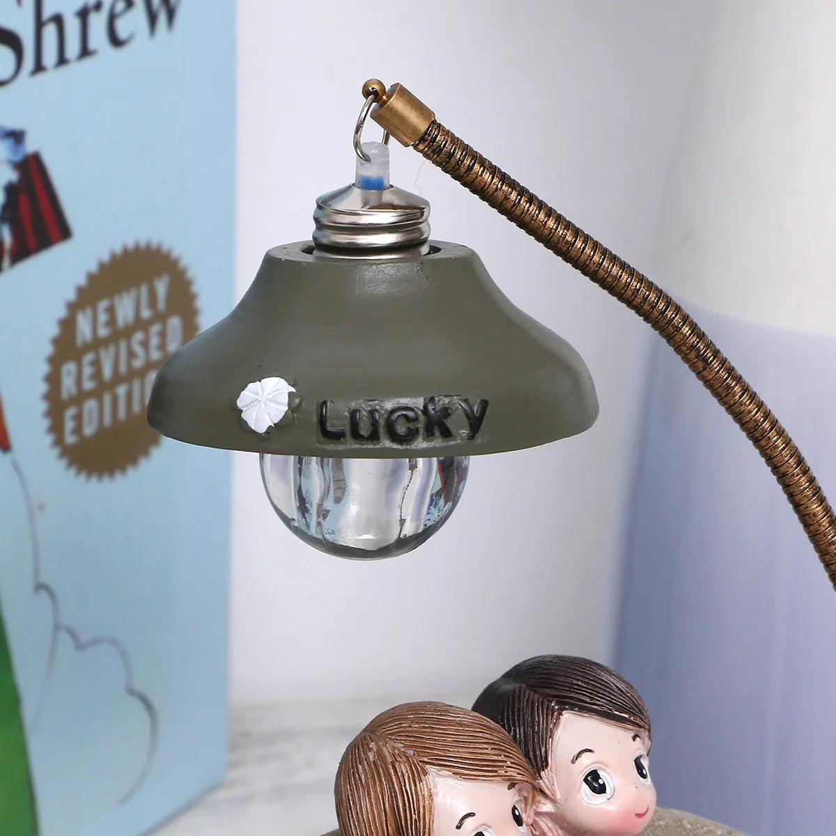 

Mini Resin Couple Lamp Ornament Classic Chic Home Decoration Living Room Bedroom Marriage Study Romantic Gift for Lovers