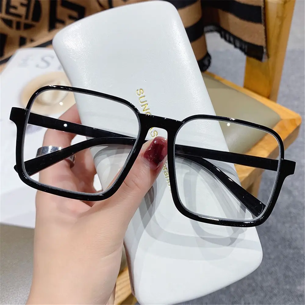 New Classic Vintage Square Sunglasses Women Oversized Sunglasses Women Men Retro Black Luxury Sun Glasses UV400 Cycling Goggle