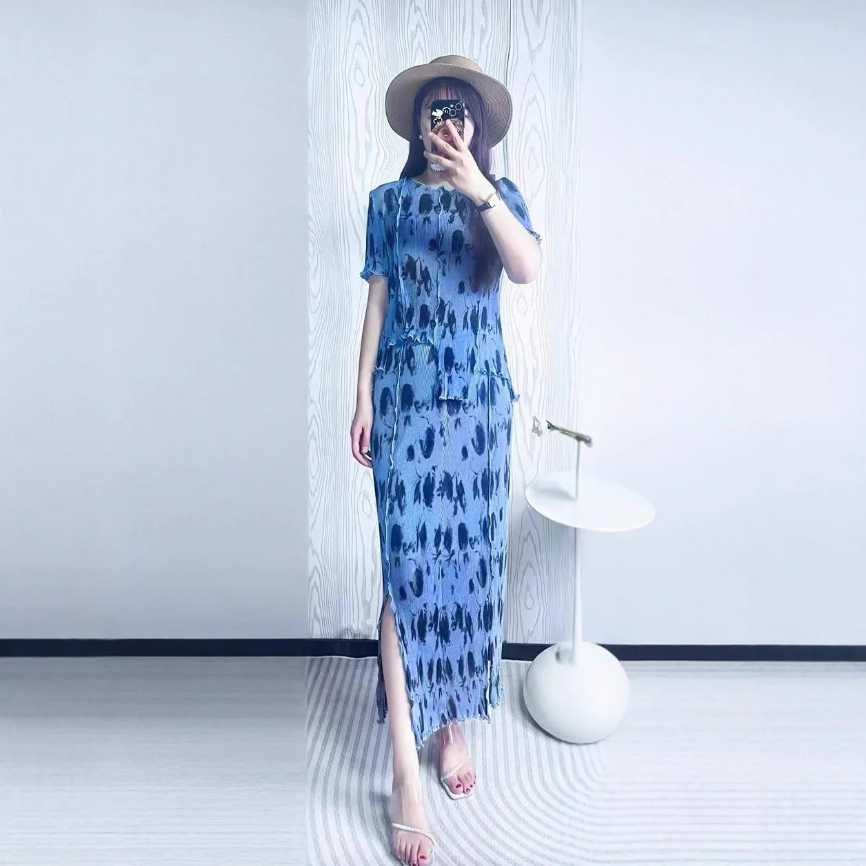 

2025 Summer Fashion Casual Women's Clothing Suit Versatile Fashion Commuter Floral Long Dress V-neck Two-piece Set New