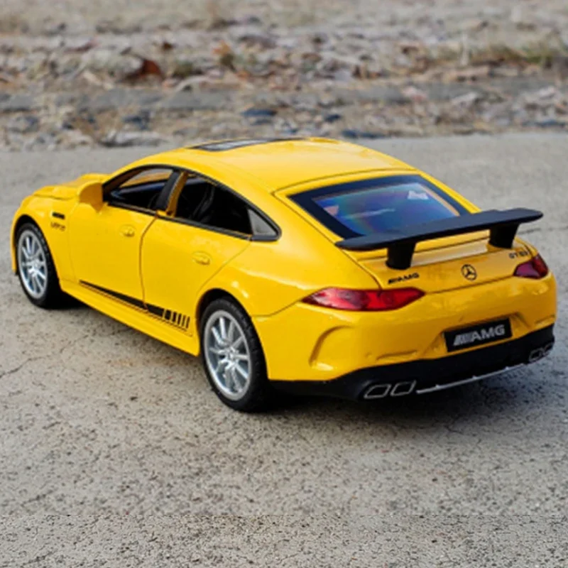 1:32 GT63S Coupe Modello di auto sportiva in lega Fonde sotto pressione e veicoli giocattolo Modello di auto in metallo Simulazione Suono Luce Collezione Giocattolo regalo