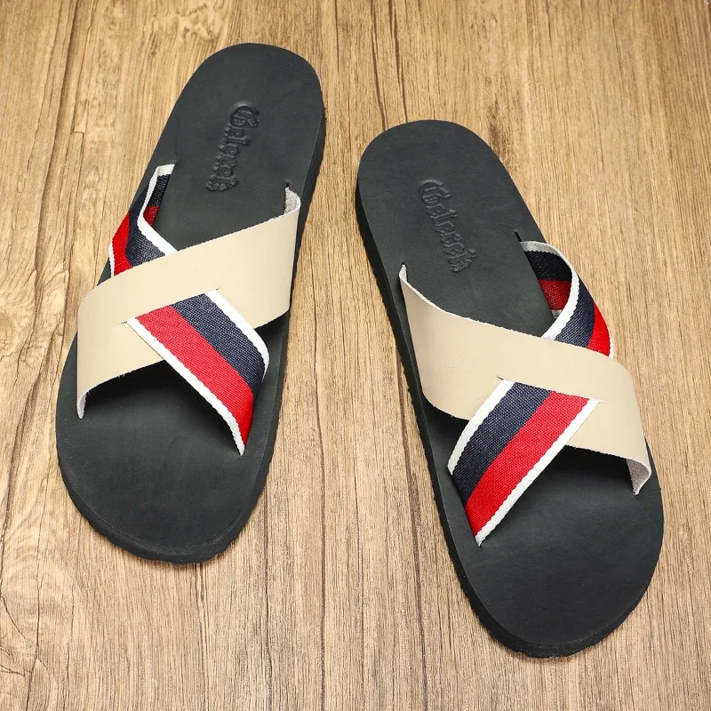 

New Men's Fashion Slippers for Summer High-quality Versatile Flat-heeled Split-color Trendy and Individual Sandals