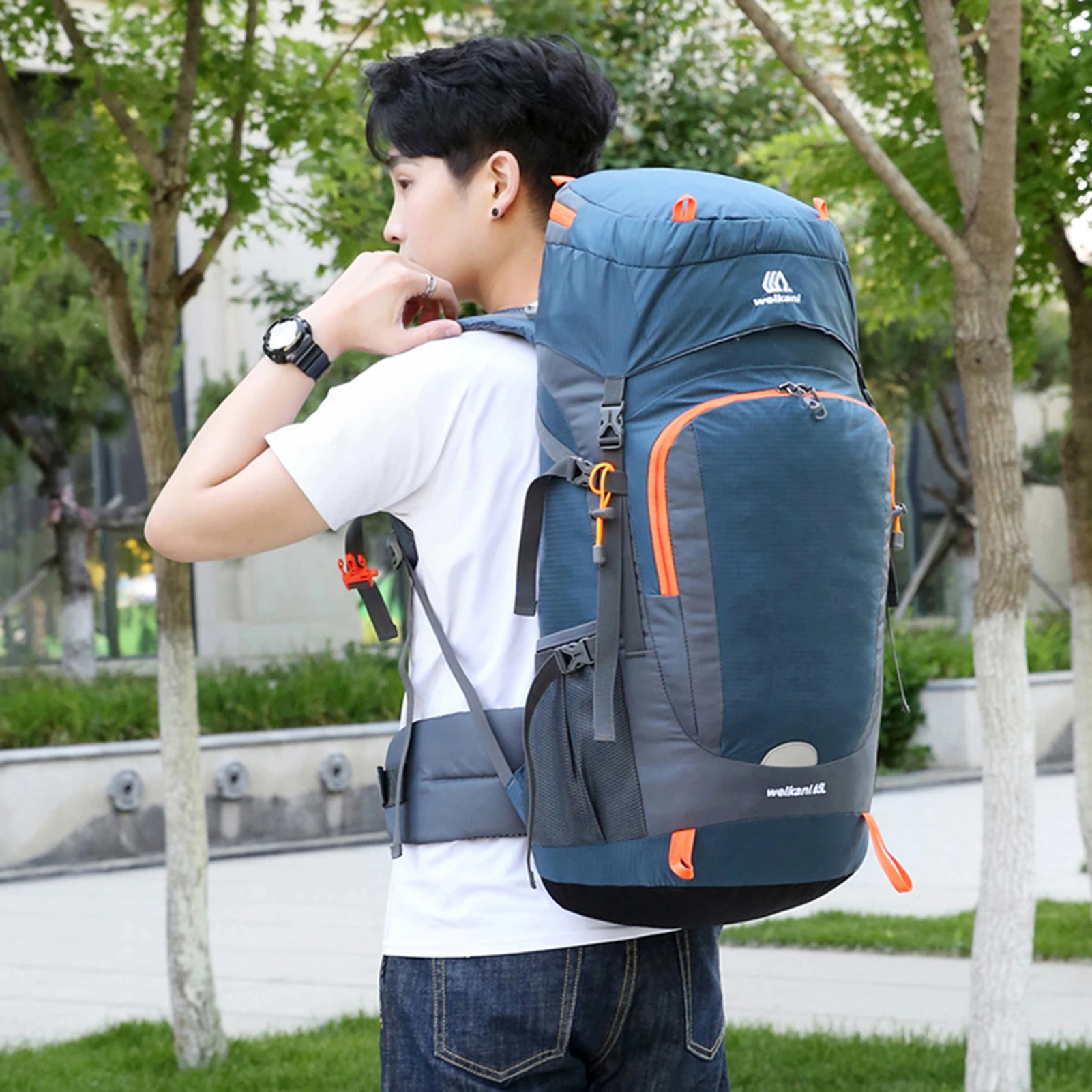 

65L Water-resistant Hiking Backpack with Rain Cover Durable Outdoor Sport Travel Daypack for Camping Climbing Mountaineering